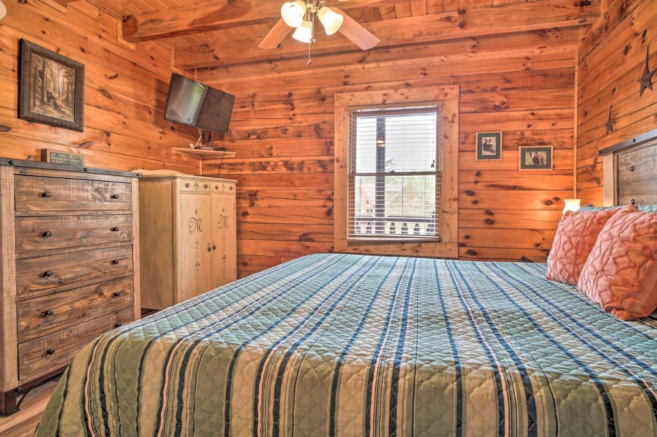 Mountain Pool Lodge Sevierville Cabin With Hot Tub Pigeon Forge Exterior foto