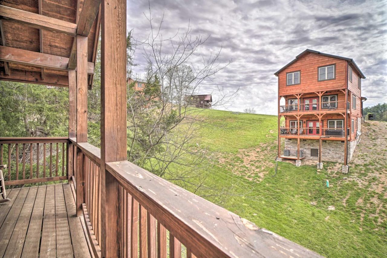 Mountain Pool Lodge Sevierville Cabin With Hot Tub Pigeon Forge Exterior foto